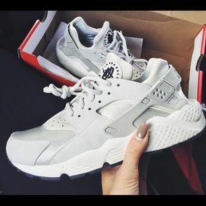 Nike air huraches offers welcome